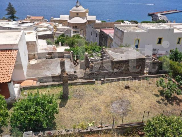 Villa Indipendente in vendita a Santa Marina Salina, Sicilia