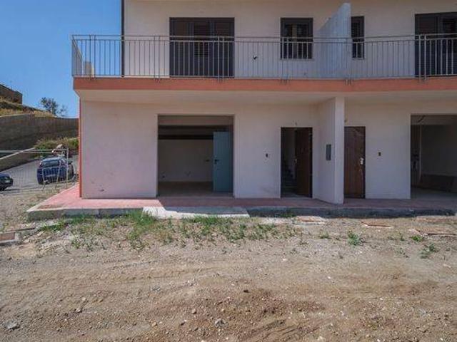 Villa Indipendente in vendita a Santa Teresa Di Riva, Sicilia