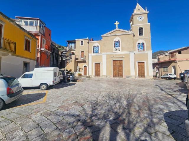 Villa Indipendente in vendita a Santa Teresa Di Riva, Sicilia