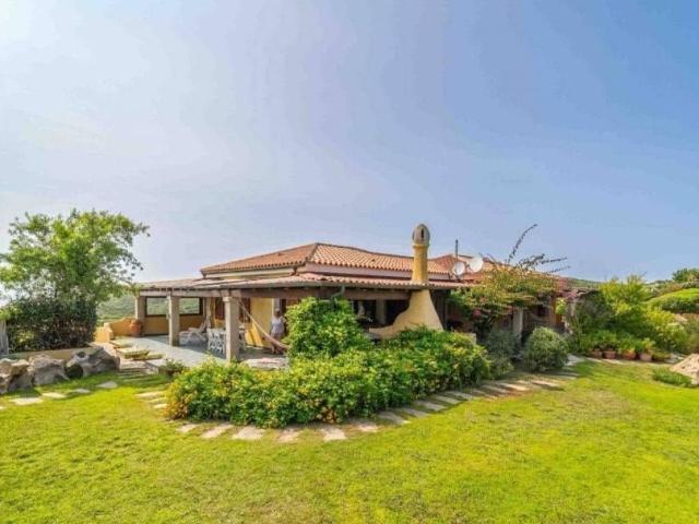 Villa Indipendente in vendita a Santa Teresa Gallura, Sardigna/Sardegna