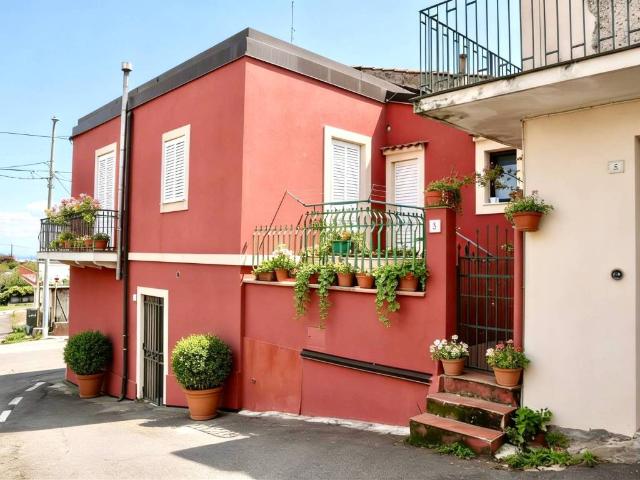 Villa Indipendente in vendita a Santa Venerina, Sicilia
