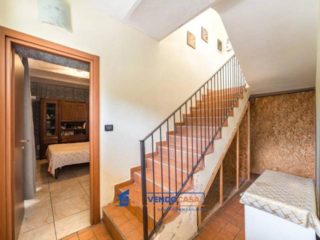 Villa Indipendente in vendita a Cinzano, Piemonte