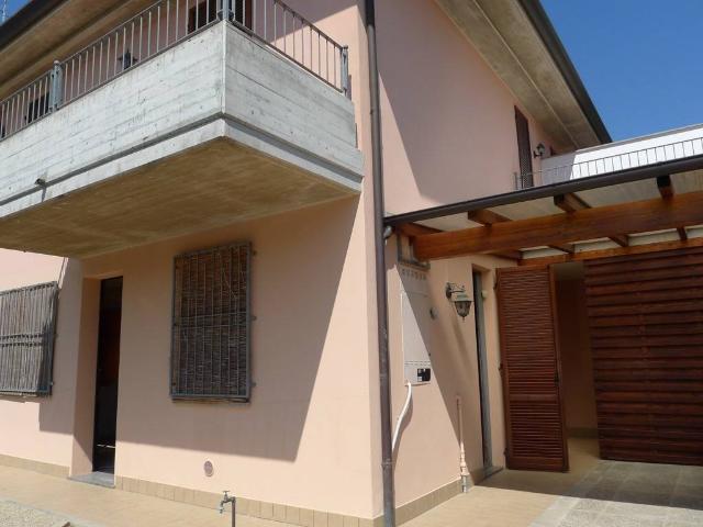 Villa Indipendente in vendita a Unione dei comuni della Bassa Romagna, Sant'agata Sul Santerno