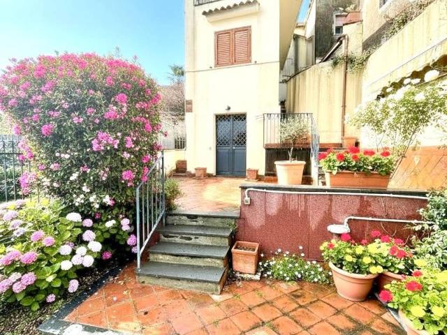 Villa Indipendente in vendita a Sant'alfio, Sicilia