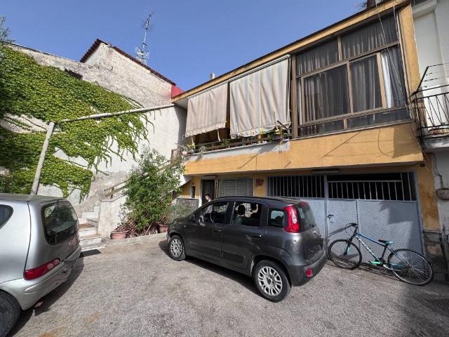 Villa Indipendente in vendita a Pollena Trocchia, Campania