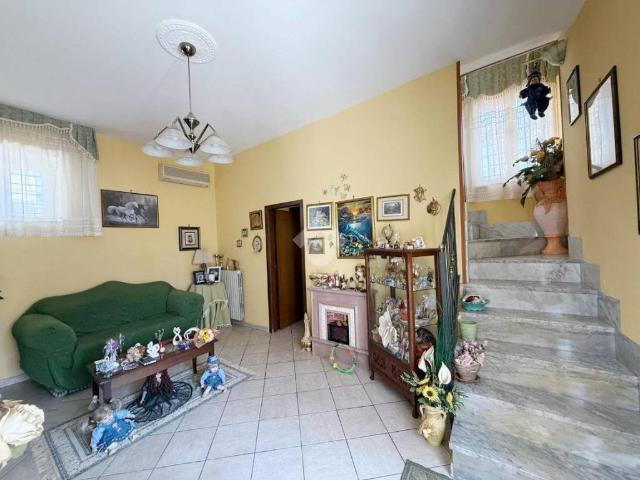 Villa Indipendente in vendita a Sant'anastasia, Campania