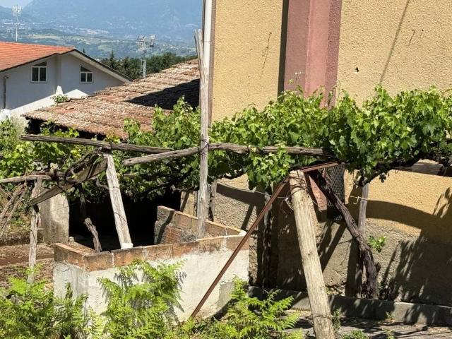 Villa Indipendente in vendita a Sant'angelo A Cupolo, Campania