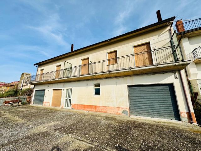 Villa Indipendente in vendita a Sant'angelo All'esca, Campania