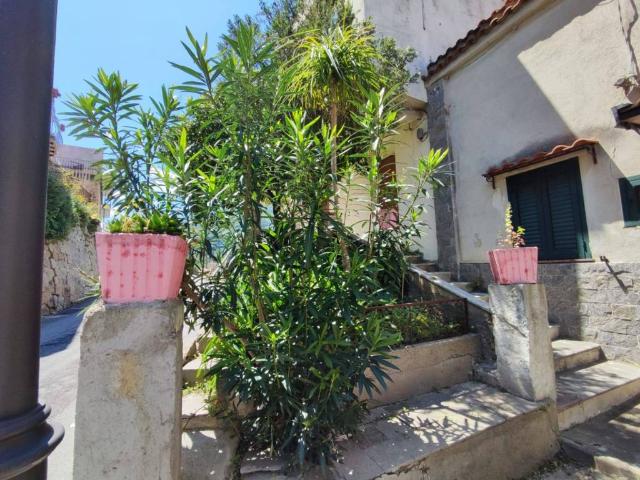 Villa Indipendente in vendita a Sant'angelo Di Brolo, Sicilia