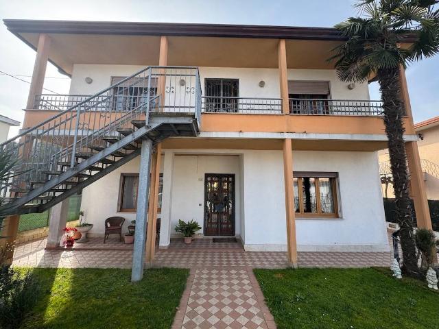 Villa Indipendente in vendita a Sant'angelo Di Piove, Veneto