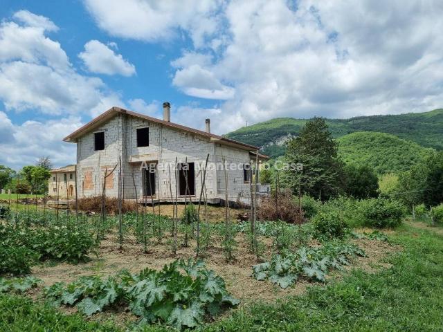 Villa Indipendente in vendita a Marche, Pesaro E Urbino