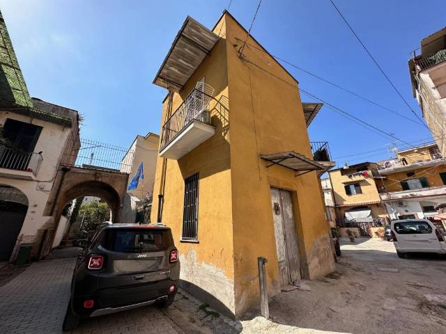 Villa Indipendente in vendita a Sant'antimo, Campania