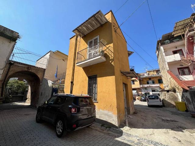 Villa Indipendente in vendita a Sant'antimo, Campania