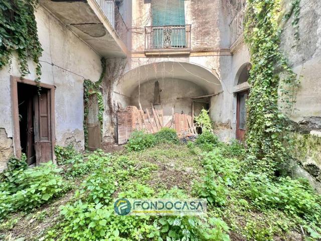 Villa Indipendente in vendita a Sant'antimo, Campania