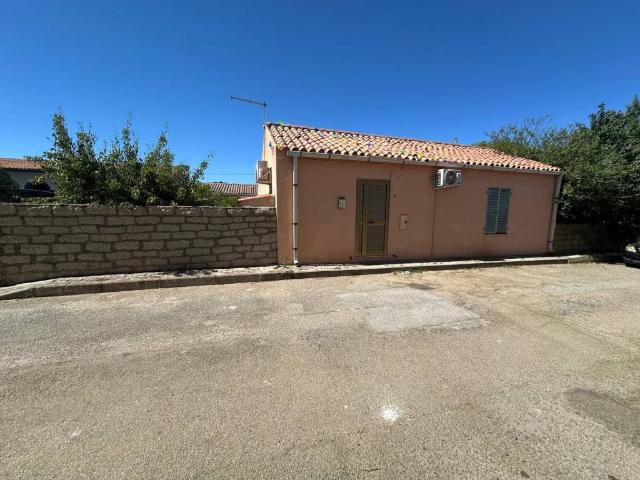 Villa Indipendente in vendita a Sant'antonio Di Gallura, Sardigna/Sardegna