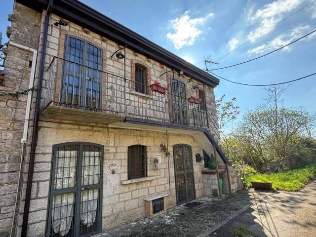 Villa Indipendente in vendita a Sant'arcangelo Trimonte, Campania