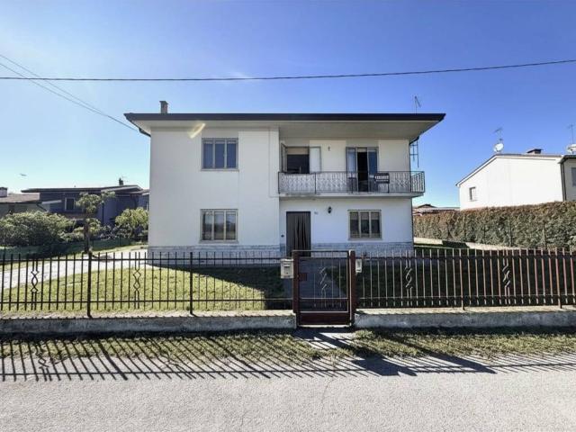 Villa Indipendente in vendita a Sant'elena, Veneto