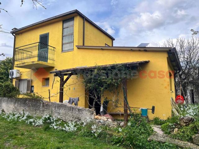 Villa Indipendente in vendita a Sant'elia Fiumerapido, Lazio