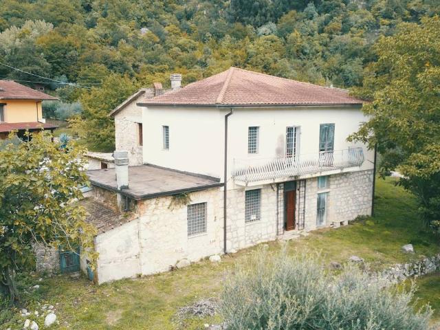 Villa Indipendente in vendita a Sant'elia Fiumerapido, Lazio