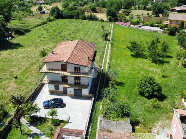 Villa Indipendente in vendita a Sant'elia Fiumerapido, Lazio
