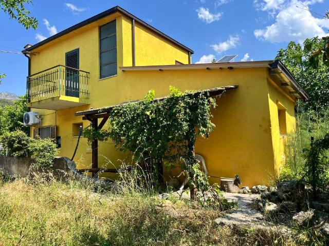 Villa Indipendente in vendita a Sant'elia Fiumerapido, Lazio