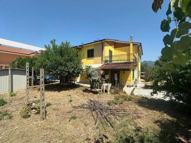 Villa Indipendente in vendita a Sant'elia Fiumerapido, Lazio