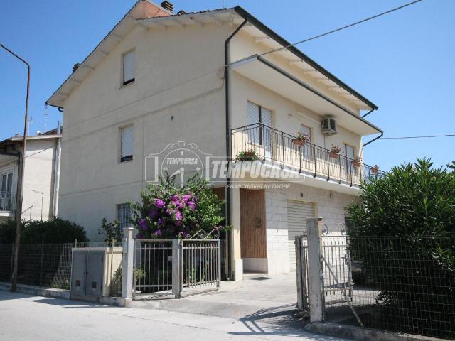 Villa Indipendente in vendita a Marche, Fermo
