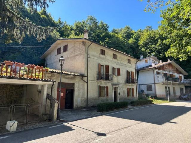 Villa Indipendente in vendita a Sant'eufemia A Maiella, Abruzzo