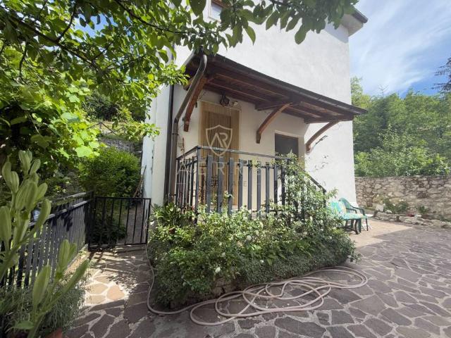Villa Indipendente in vendita a Sant'eufemia A Maiella, Abruzzo