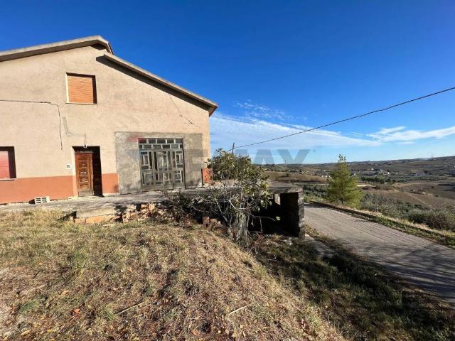 Villa Indipendente in vendita a Sant'eusanio Del Sangro, Abruzzo
