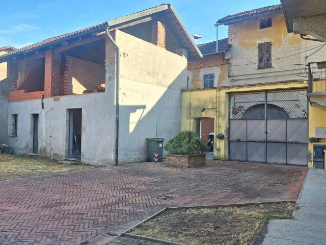 Villa Indipendente in vendita a Piemonte, Vercelli