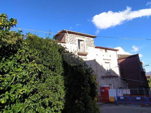 Villa Indipendente in vendita a Santi Cosma E Damiano, Lazio
