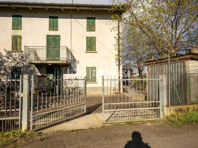 Villa Indipendente in vendita a Val d’Enza, Re