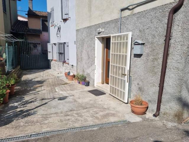 Villa Indipendente in vendita a Sant'Ilario d'Enza