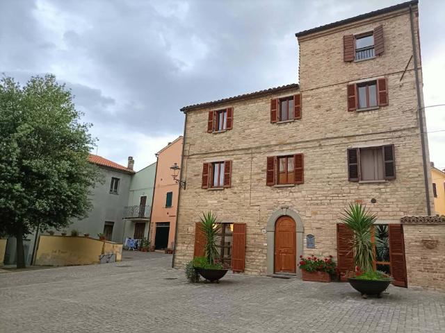 Villa Indipendente in vendita a Marche, Pesaro E Urbino