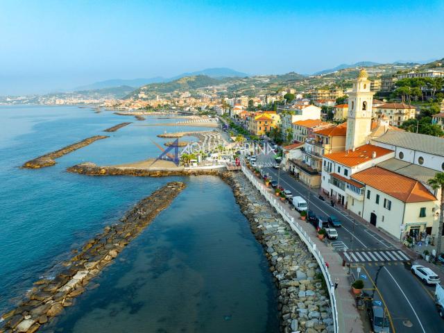 Villa Indipendente in vendita a Santo Stefano Al Mare, Liguria