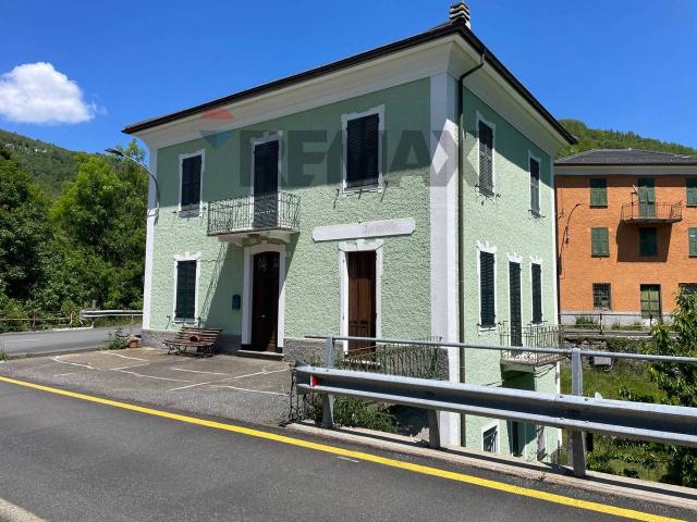 Villa Indipendente in vendita a Santo Stefano D'aveto, Liguria