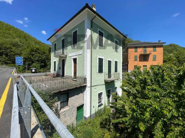 Villa Indipendente in vendita a Santo Stefano D'aveto, Liguria