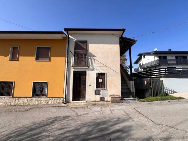 Villa Indipendente in vendita a Santo Stefano Del Sole, Campania