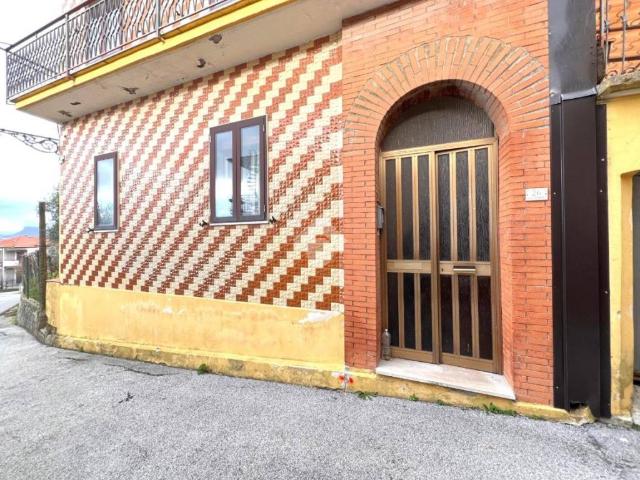 Villa Indipendente in vendita a Santo Stefano Del Sole, Campania