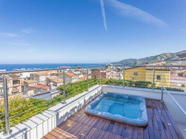 Villa Indipendente in vendita a Santo Stefano Di Camastra, Sicilia