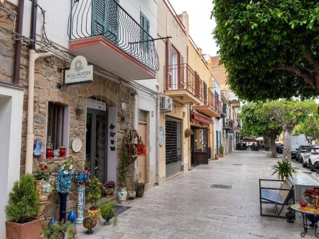 Villa Indipendente in vendita a Santo Stefano Di Camastra, Sicilia