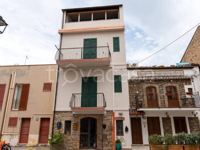 Villa Indipendente in vendita a Santo Stefano Di Camastra, Sicilia