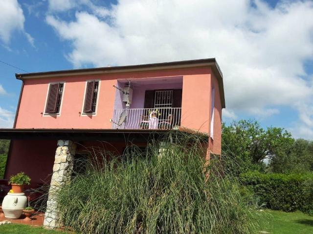 Villa Indipendente in vendita a Ponzano Magra, Santo Stefano Di Magra
