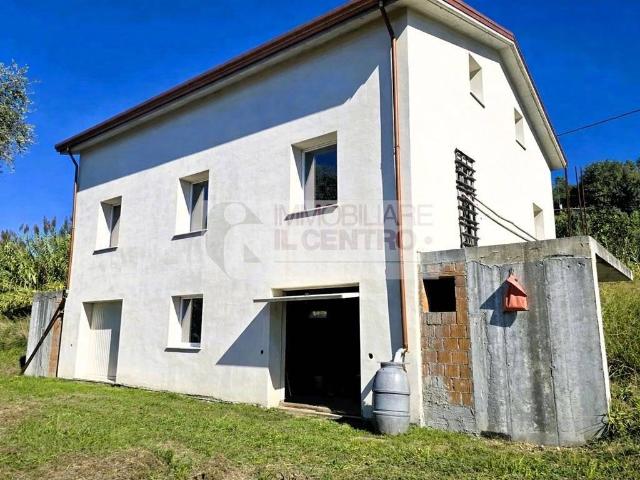 Villa Indipendente in vendita a Ponzano Magra, Santo Stefano Di Magra