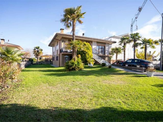 Villa Indipendente in vendita a San Stino di Livenza, Corbolone