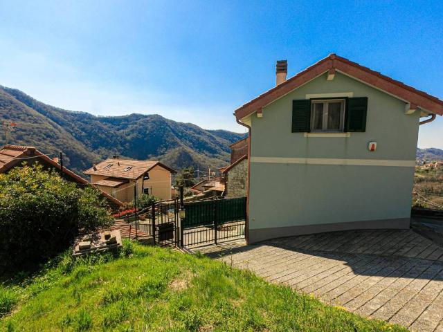 Villa Indipendente in vendita a Sant'olcese, Liguria