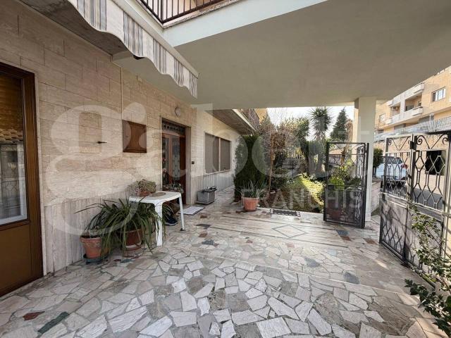 Villa Indipendente in vendita a Unione dei Comuni della Val Vibrata, Sant'omero