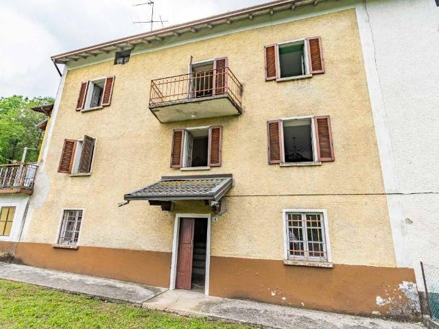 Villa Indipendente in vendita a Sant'omobono Imagna, Lombardia