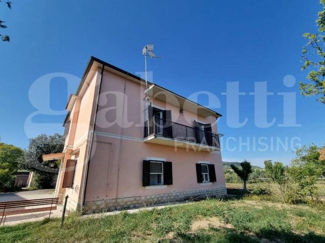 Villa Indipendente in vendita a Sant'Oreste, Roma Capitale